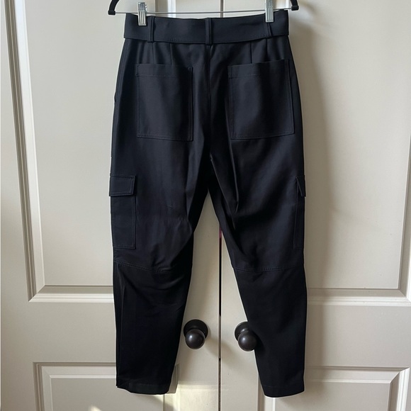 NWOT Banana Republic Slim-Fit Drapey Twill Utility Cargo Pant Black size 4 - Picture 3 of 10